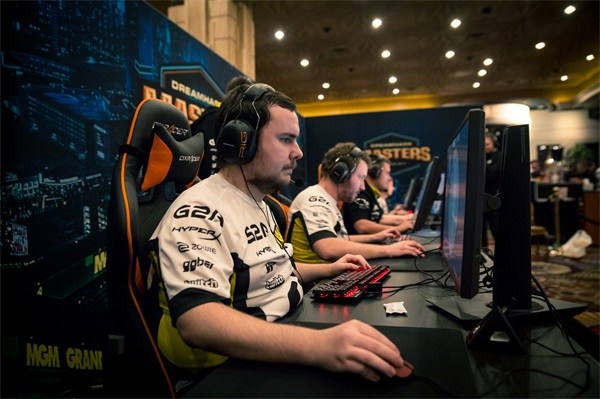 了俱乐部在 了俱乐部在